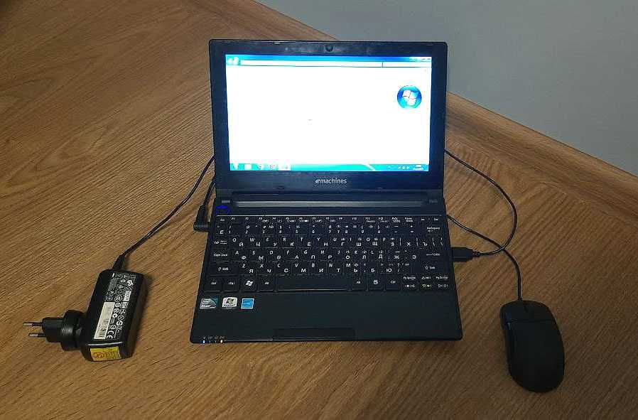 Продам Ноутбук Acer eMachines 355-N571G32ikk (нетбук)