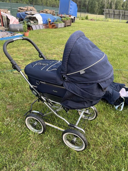 Wózek Emmaljunga wygodny i przestronny
