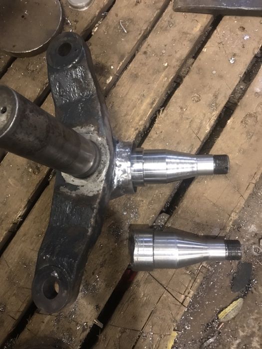 Ремонт Задня цапфа поворотній кулак комбайна claas John deere