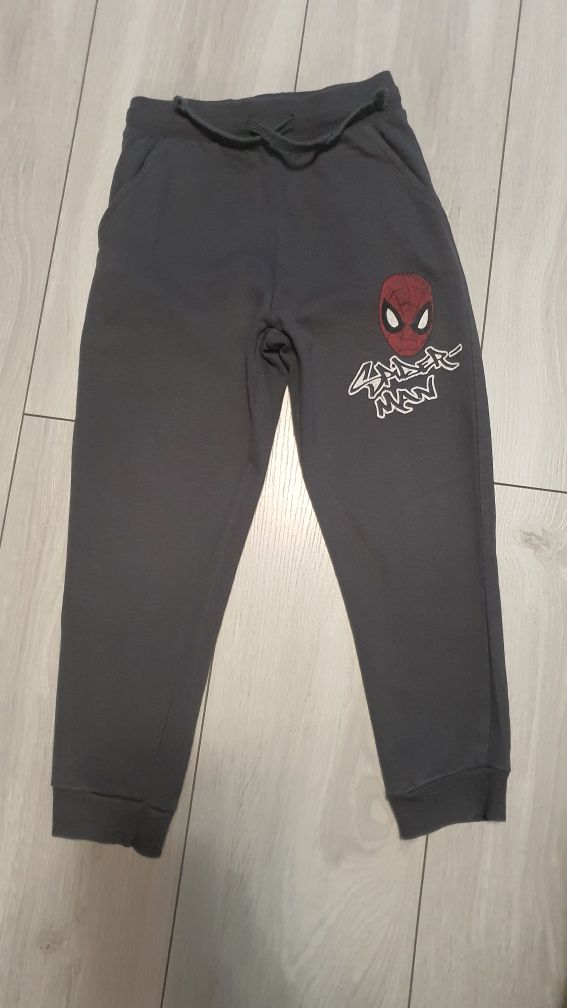 Spodnie dresowe Spiderman r. 116