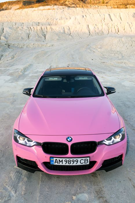 Рожева BMW  320. f30 xDrive 2017  рік