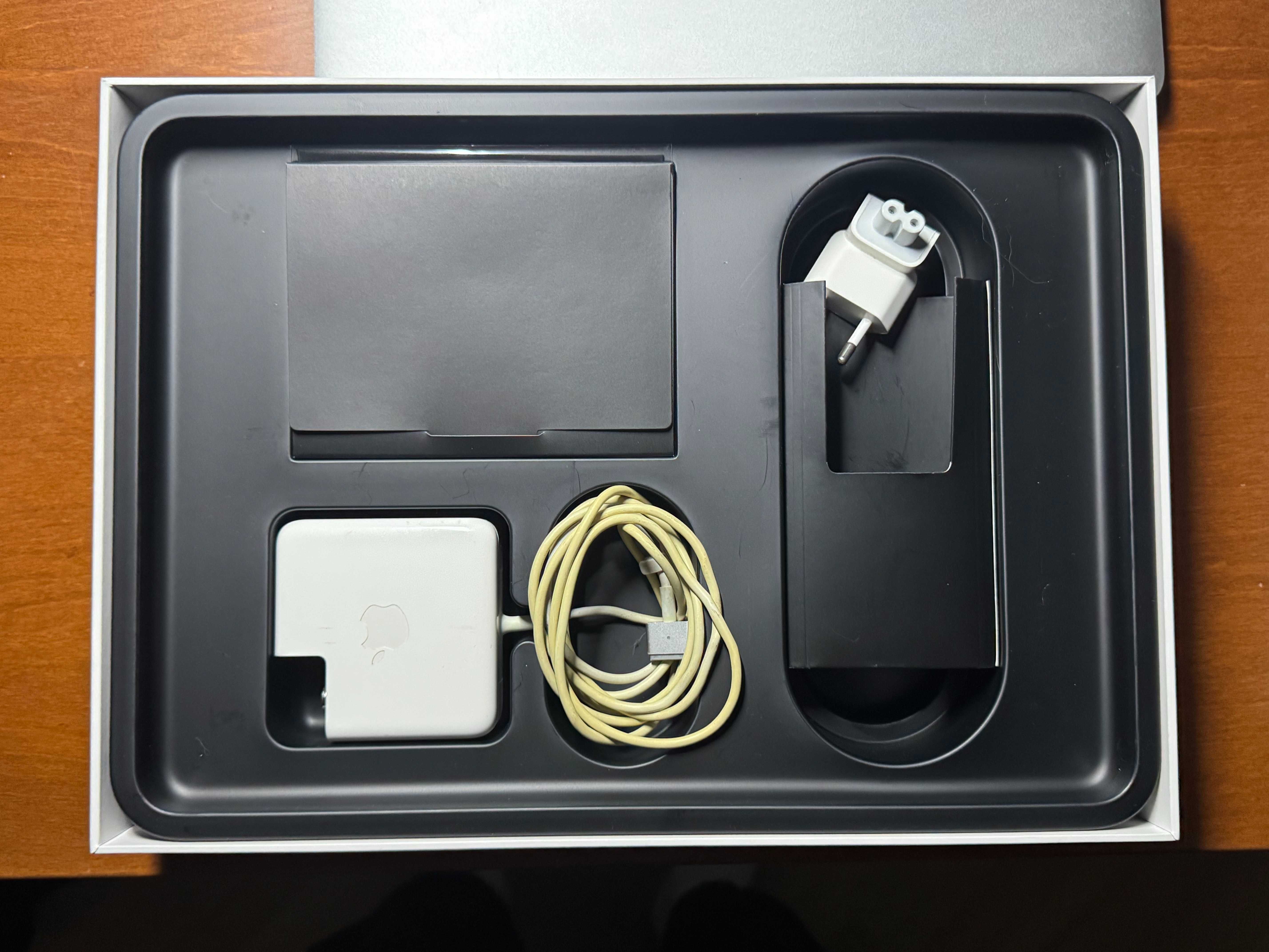 Macbook 13 pro inch 2015