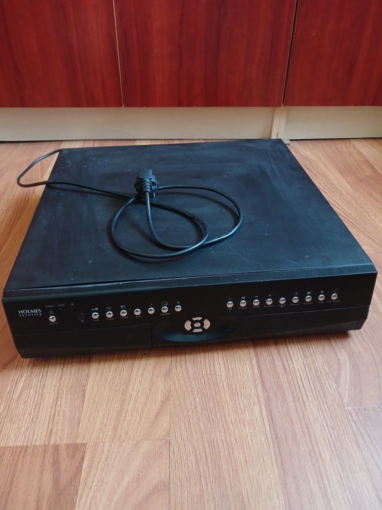 Відеореєстратор (DVR) для систем відеоспостереження.
