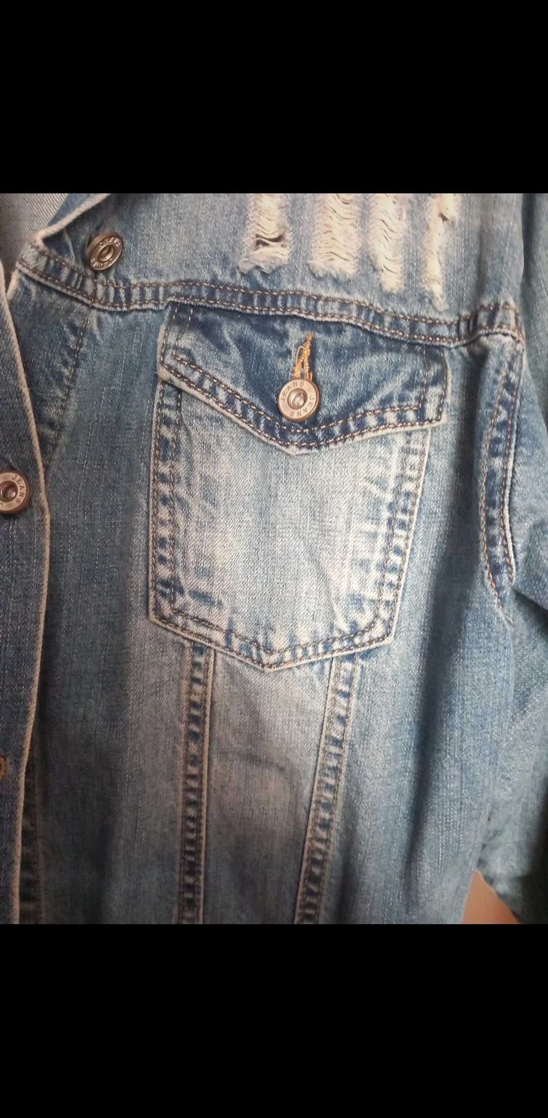 Dłuższa kurtka jeansowa