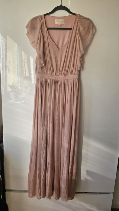 Tiulowa sukienka maxi na wesele