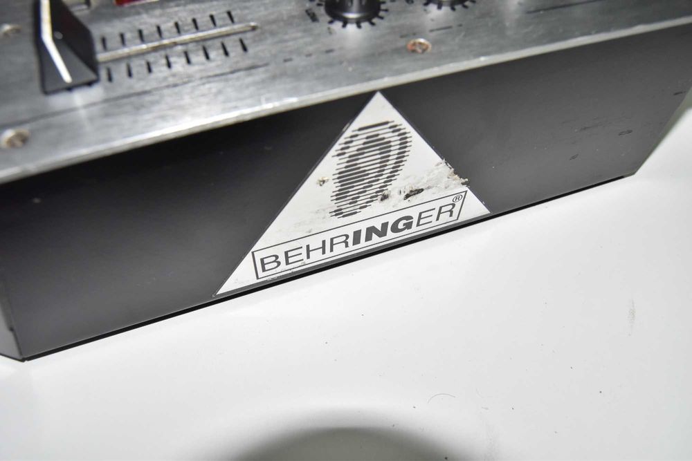 Mixer 2 canais - Behringer VMX 200