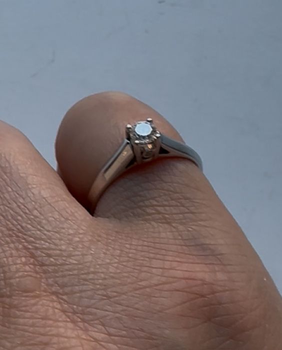 0.2 ct Кольцо из белого золота с бриллиантом