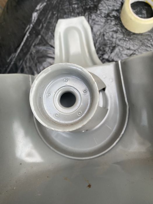 Стакан задній лівий (опора пружини) ВАЗ 2121, 21213, 21214, 2131 нива