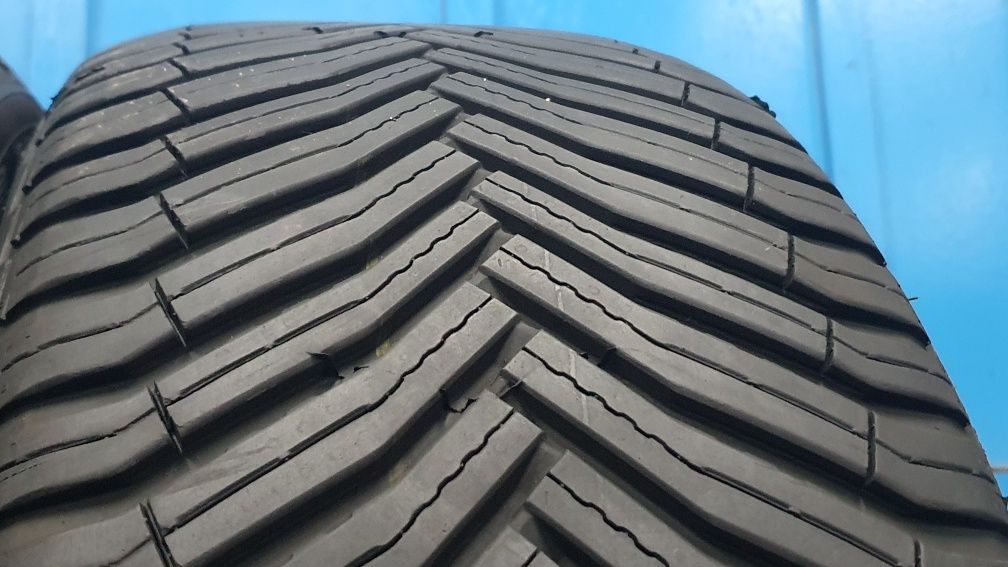 4 x 255/45 R19 Sprzedam opony całoroczne Michelin