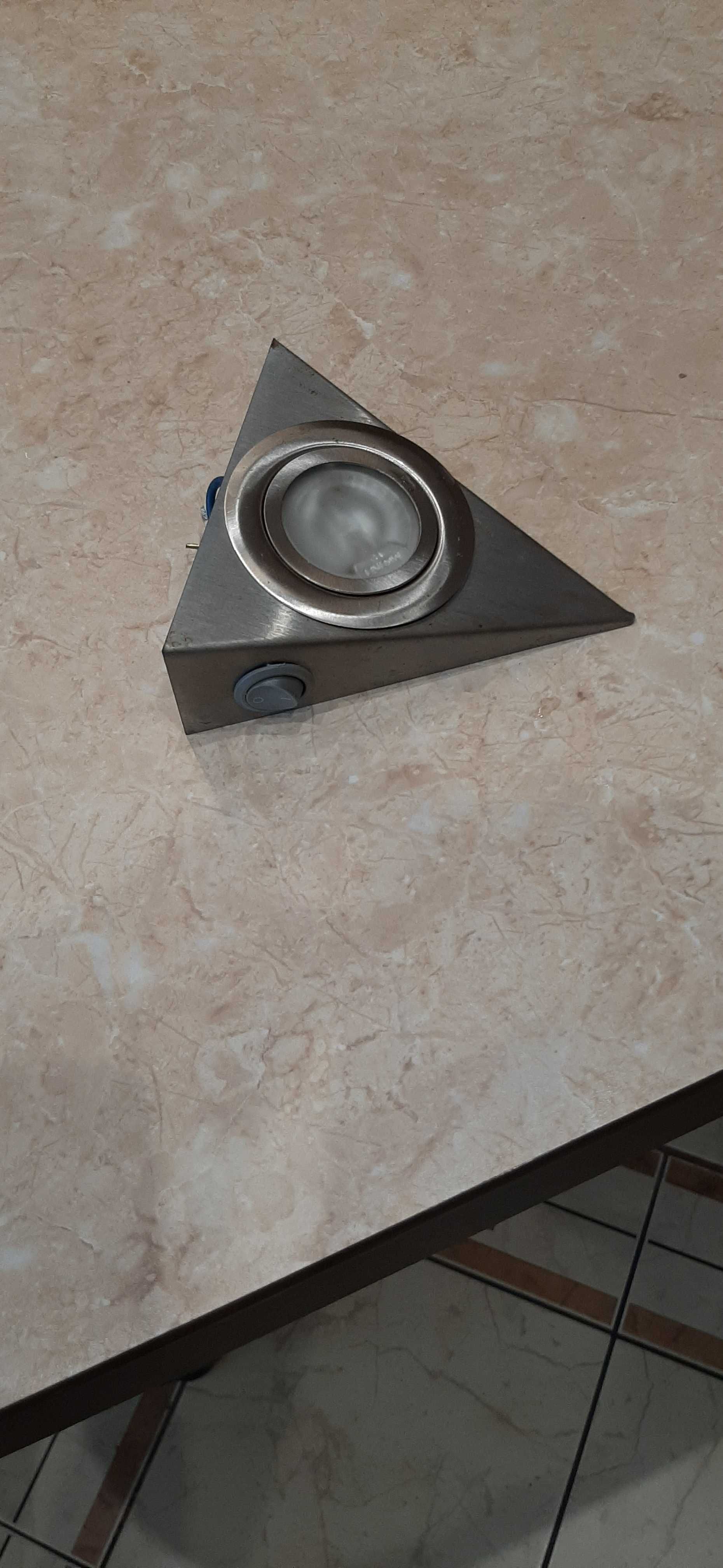 Lampka podszafkowa kuchnia