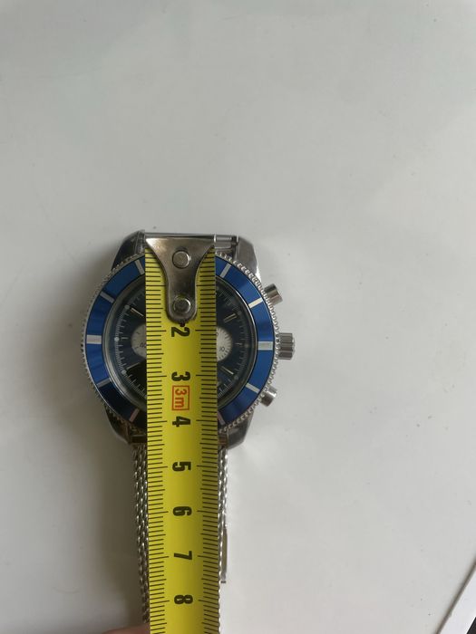 В продаже часы Breitling