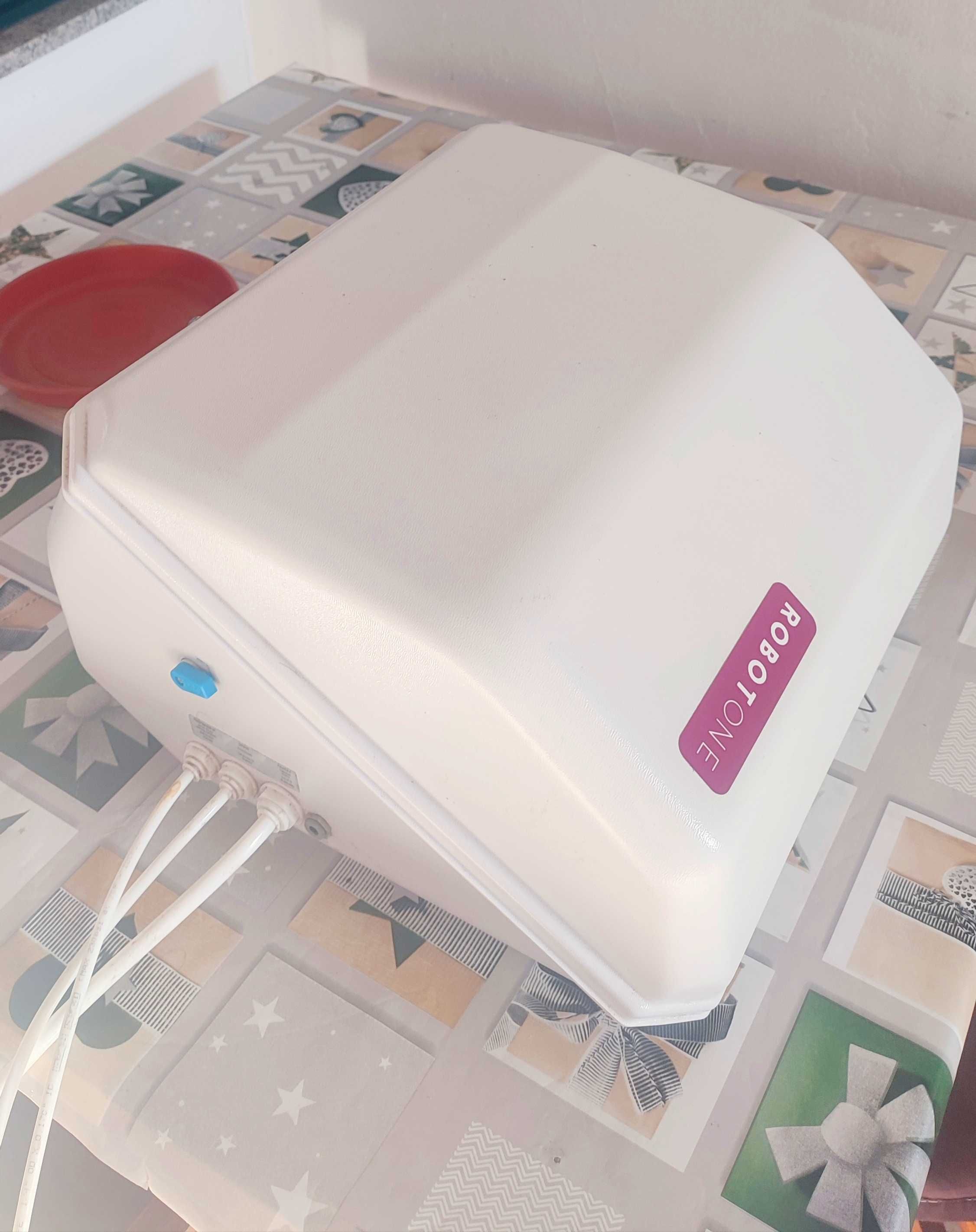 Máquina de filtração e purificação de água