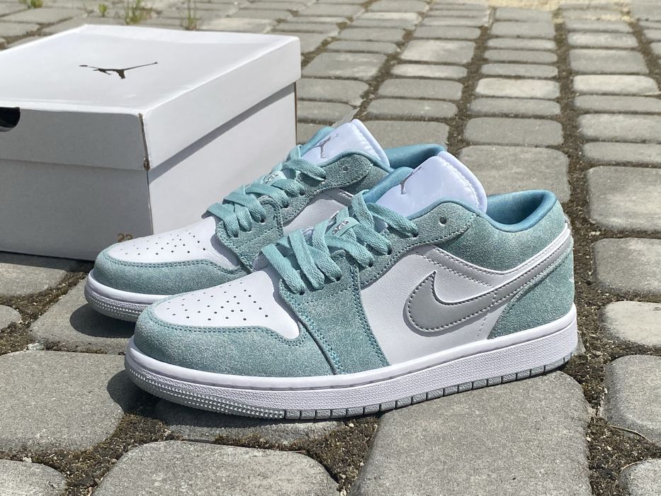 Кросівки Nike Air Jordan 1 Low New Emerald Джордан бірюза білі зелені