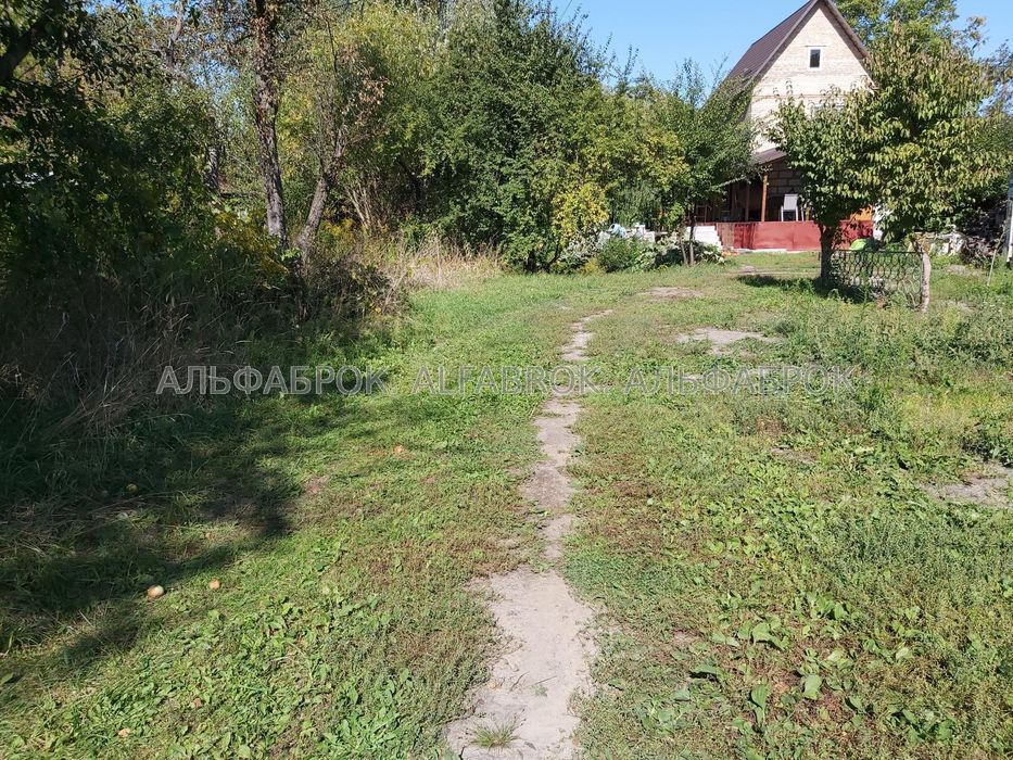 Продажа участка и два дачных дома в Оболонском районе г Киева!!