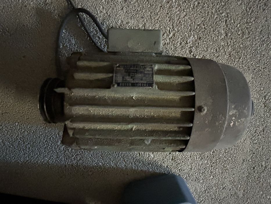 Motor  electrico trifásico