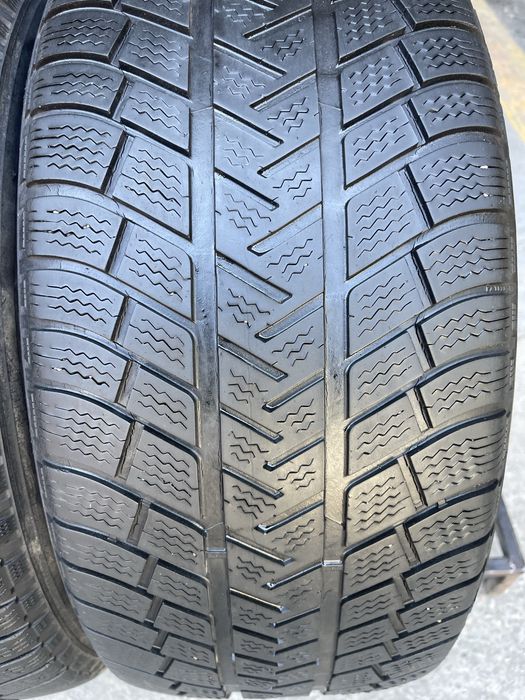 Шини зимові R18 255 55 Michelin Склад Осокорки