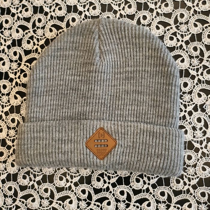 Szara czapka Cropp