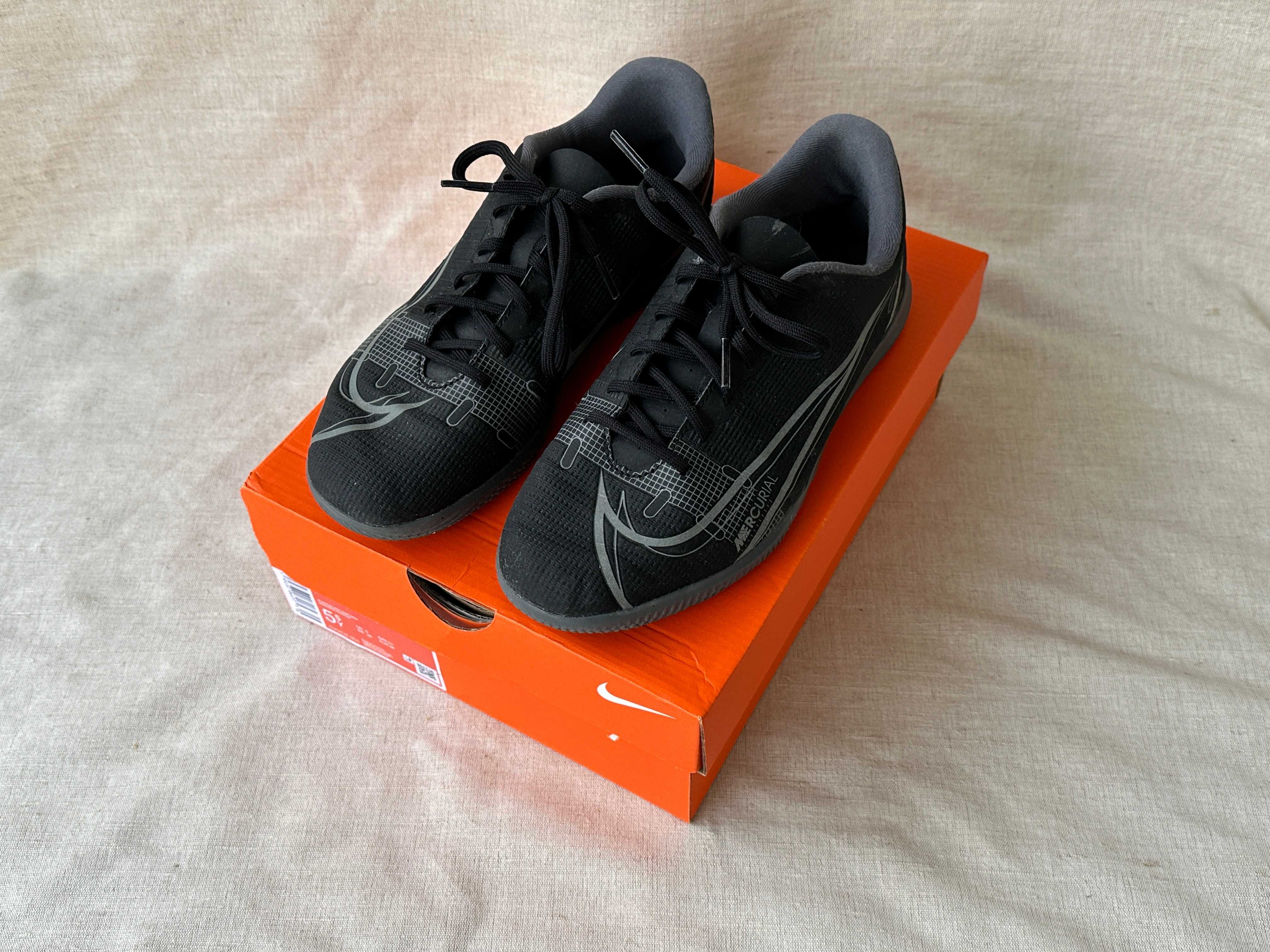 Buty halowe Nike Mercurial JR Vapor 14 Club IC rozmiar 38