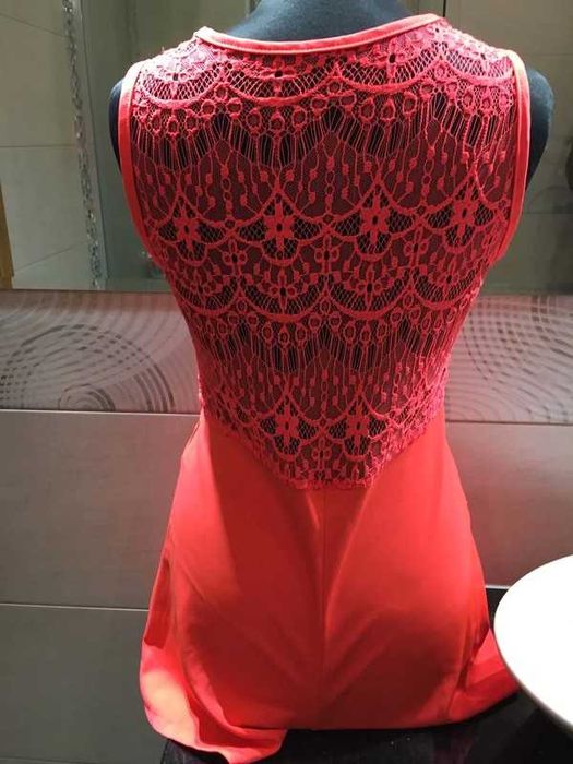 Kombinezon krótki neonowy z koronką, głęboki dekolt rozm.M