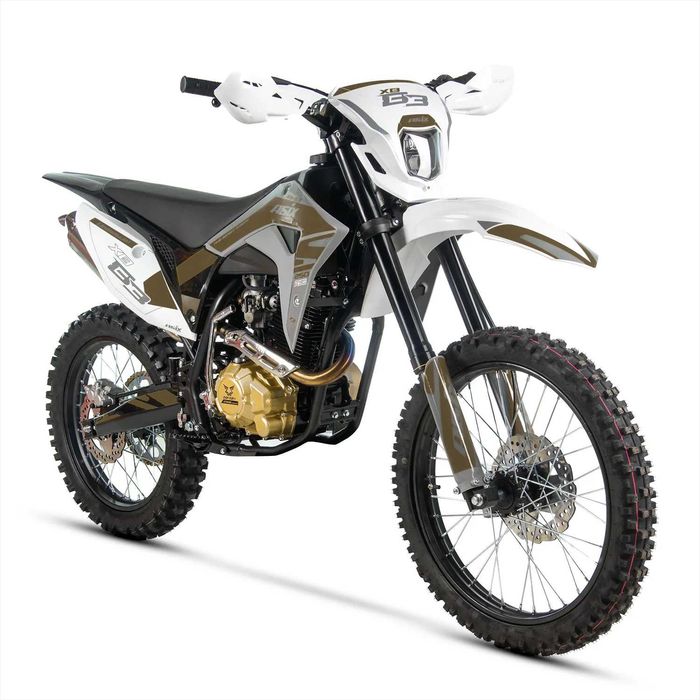 Cross ASIX XB 83 pojemność 250cc