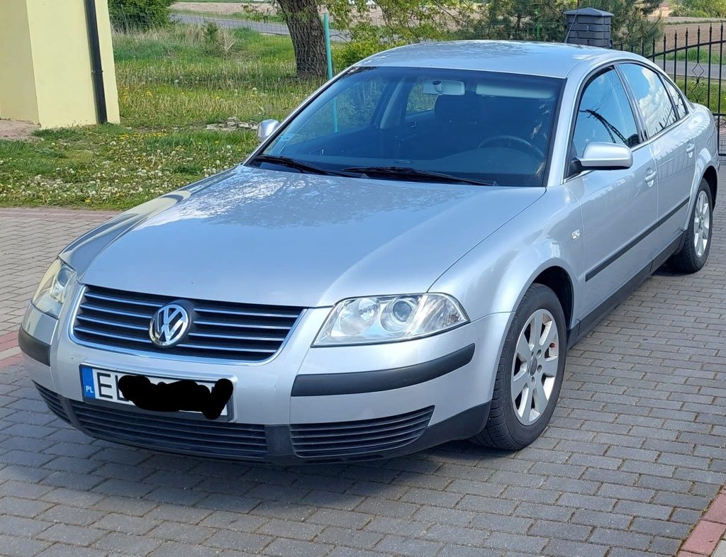 Volkswagen Passat super stan, mały przebieg, oryginalny lakier, klima