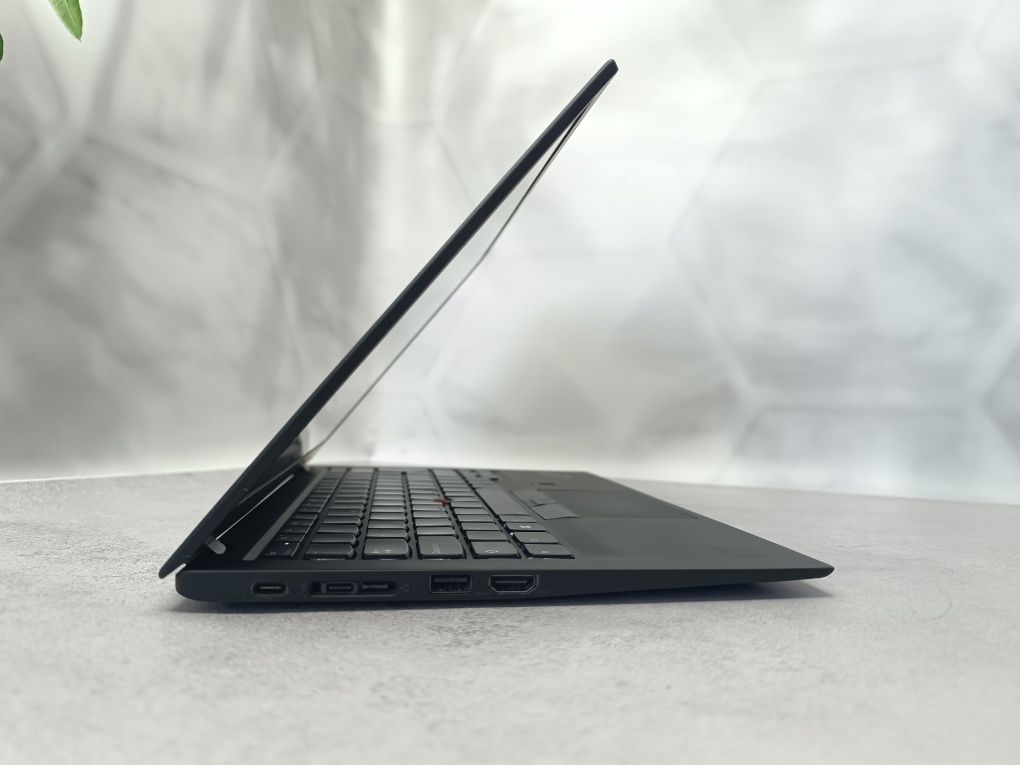 Ноутбук Lenovo ThinkPad X1 Carbon 6th/i7-8650/16/256/14"/IPS