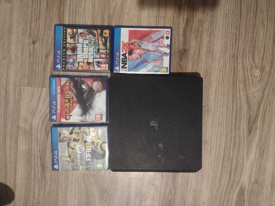 PlayStation 4 Slim
