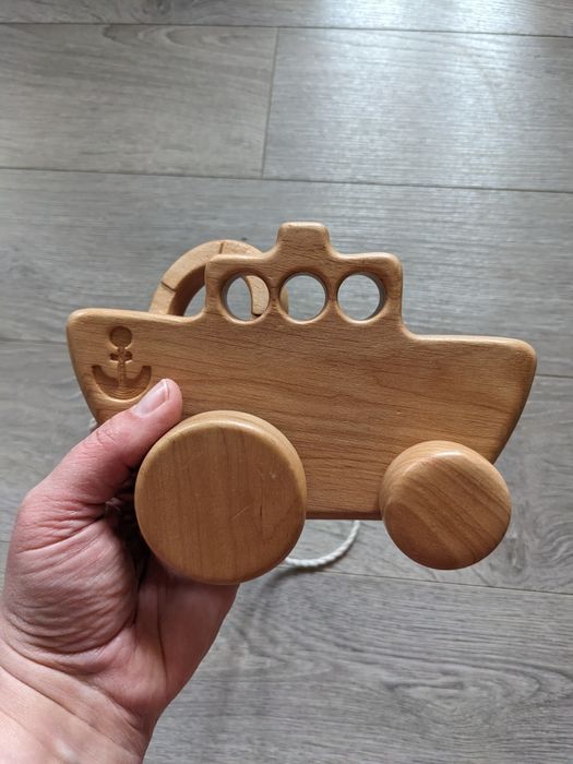 Іграшка кораблик на коліщатках Wanderwood