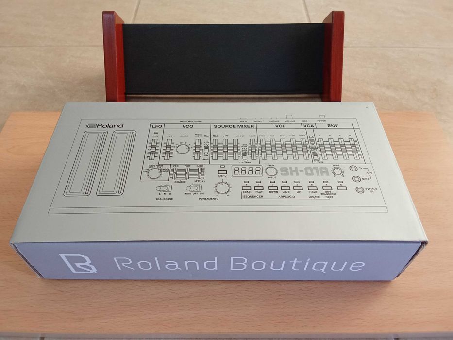 Sintetizador Roland SH-01A (Novo)