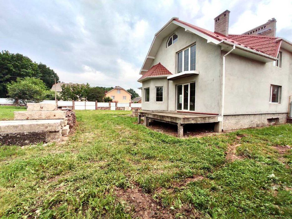 Продається 2-поверховий будинок