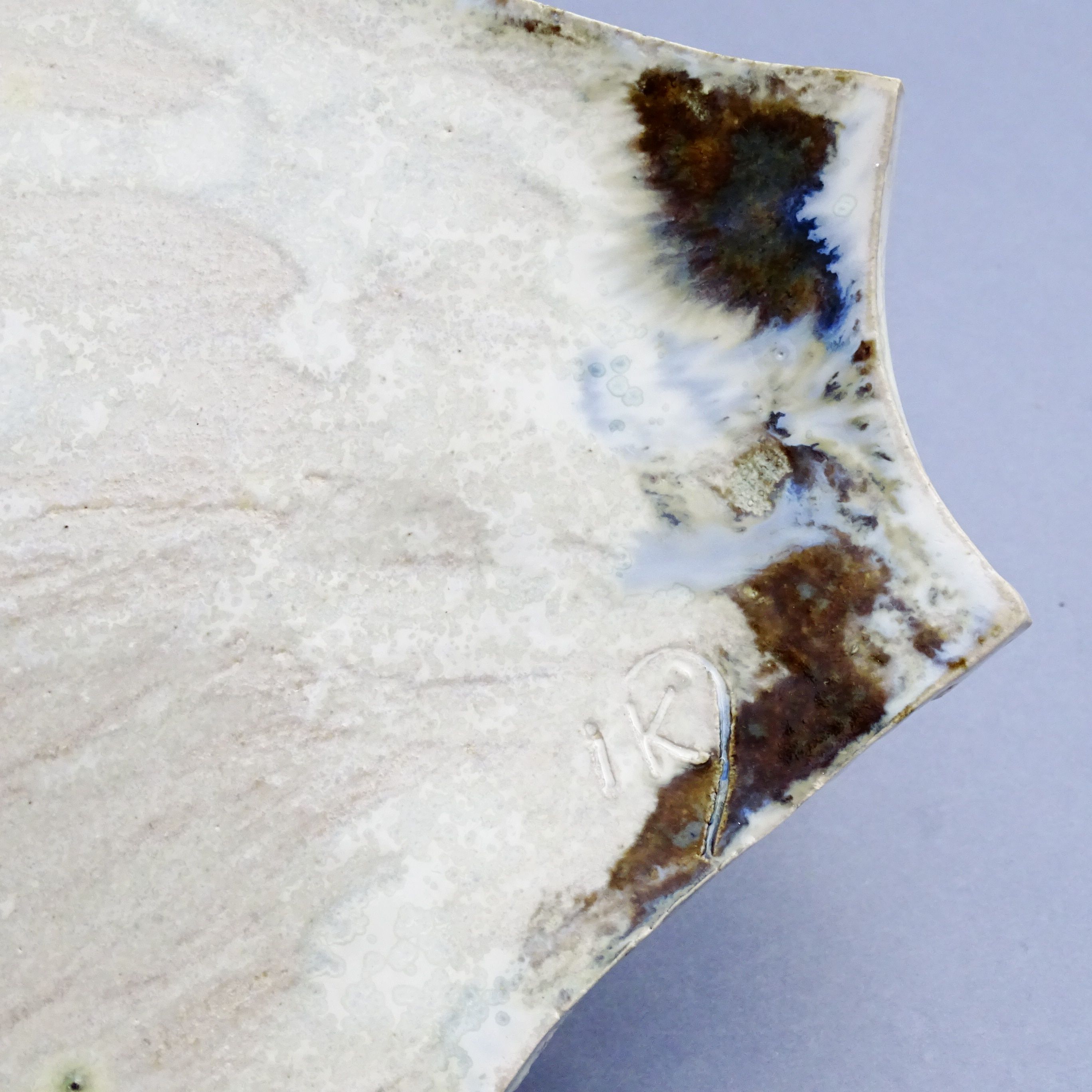 ceramika autorska piękna sygnoiwana patera gliniana ryba
