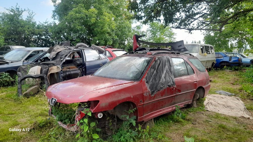 Пежо 306 1.8 бензин впускний колектор + полуося