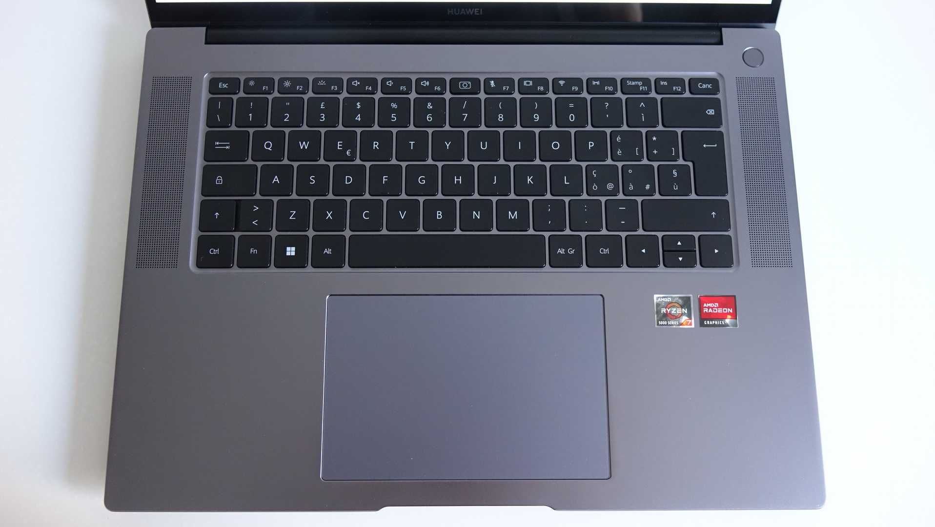 Huawei MateBook 16, 2.5k IPS, Ryzen 7 5800H, 16GB, 512GB, Пробег 357ч