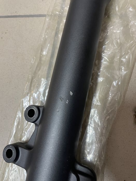 Goleń prawa laga Kawasaki Z750 . 2004