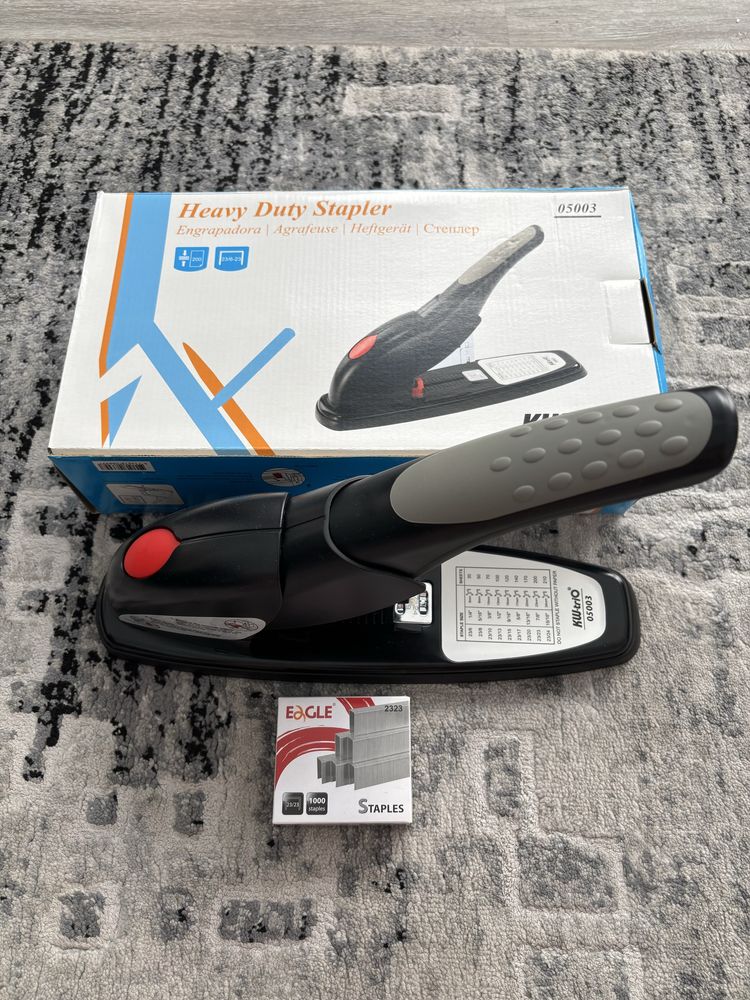 Zszywacz ciężki kwtrio lever-tech- na 200 kartek + zszywki gratis !!