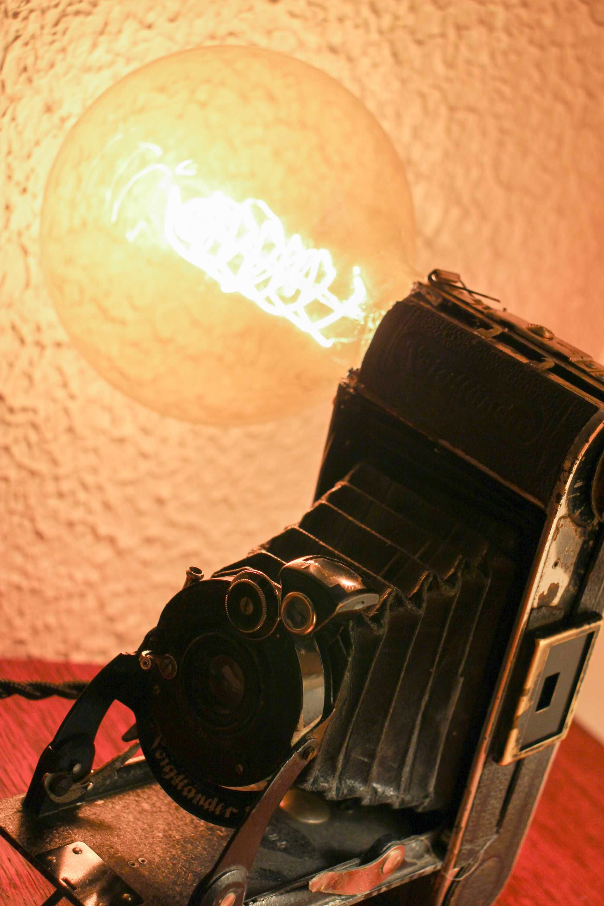 Светильник фотоаппарат винтажный 50 х годов ,с регулировкой яркости .
