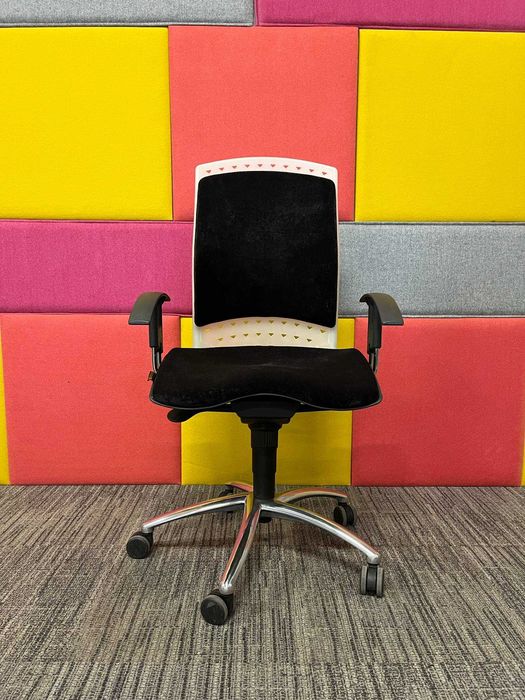 Fotel biurowy Sitag Reality | Super Stan, wieszak na marynarkę