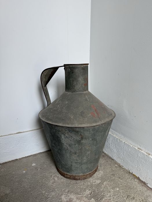 Cantaro antigo metal