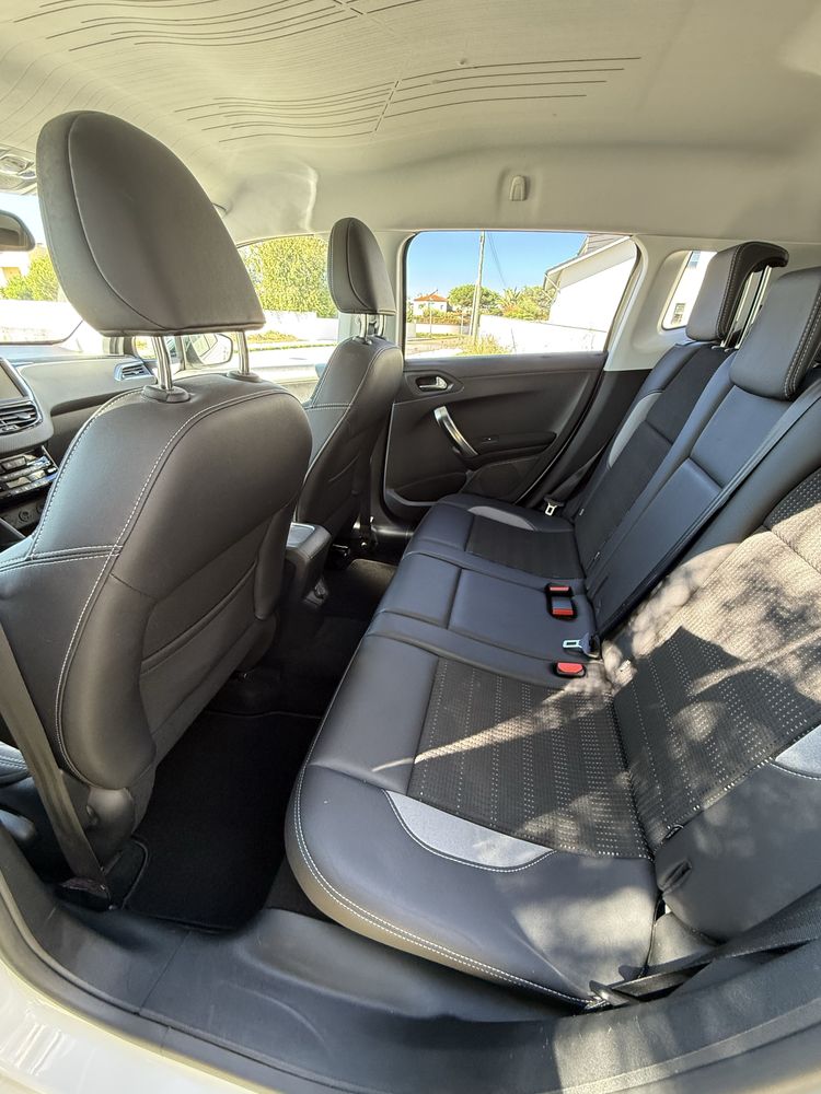 PEUGEOT 2008 - Versão ALLURE
