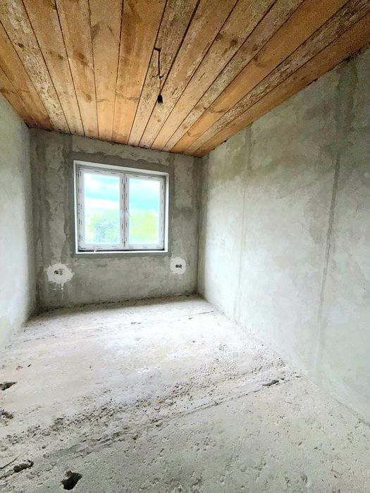 Продається 5-ти кімнатний будинок у місті Городок 30км від Львова