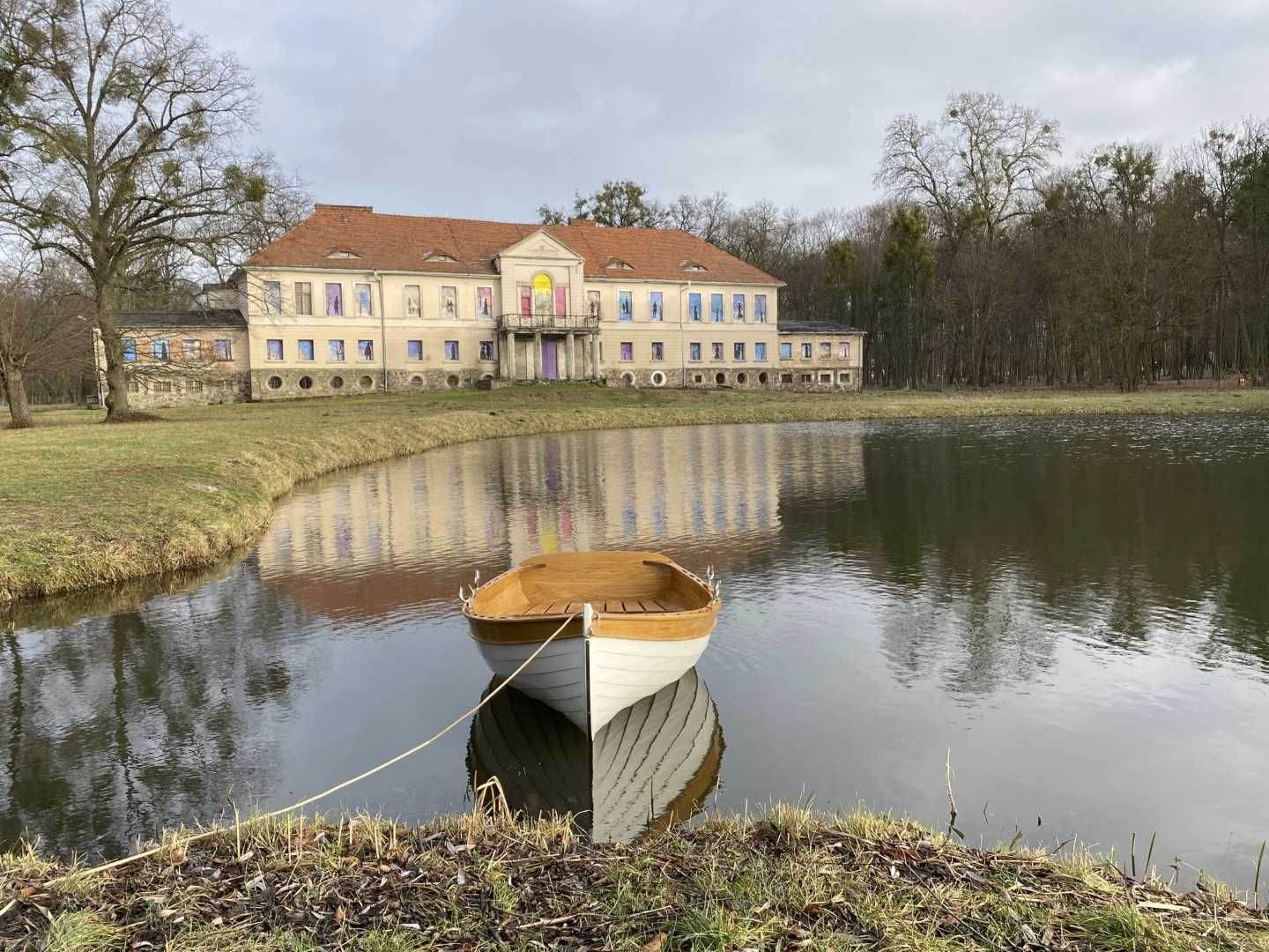 Łódź, łódka drewniana, żaglówka, bączek dingi, dinghy, jacht