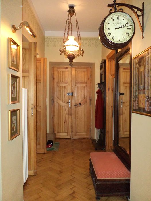 pokój w pięknym secesyjnym mieszkaniu