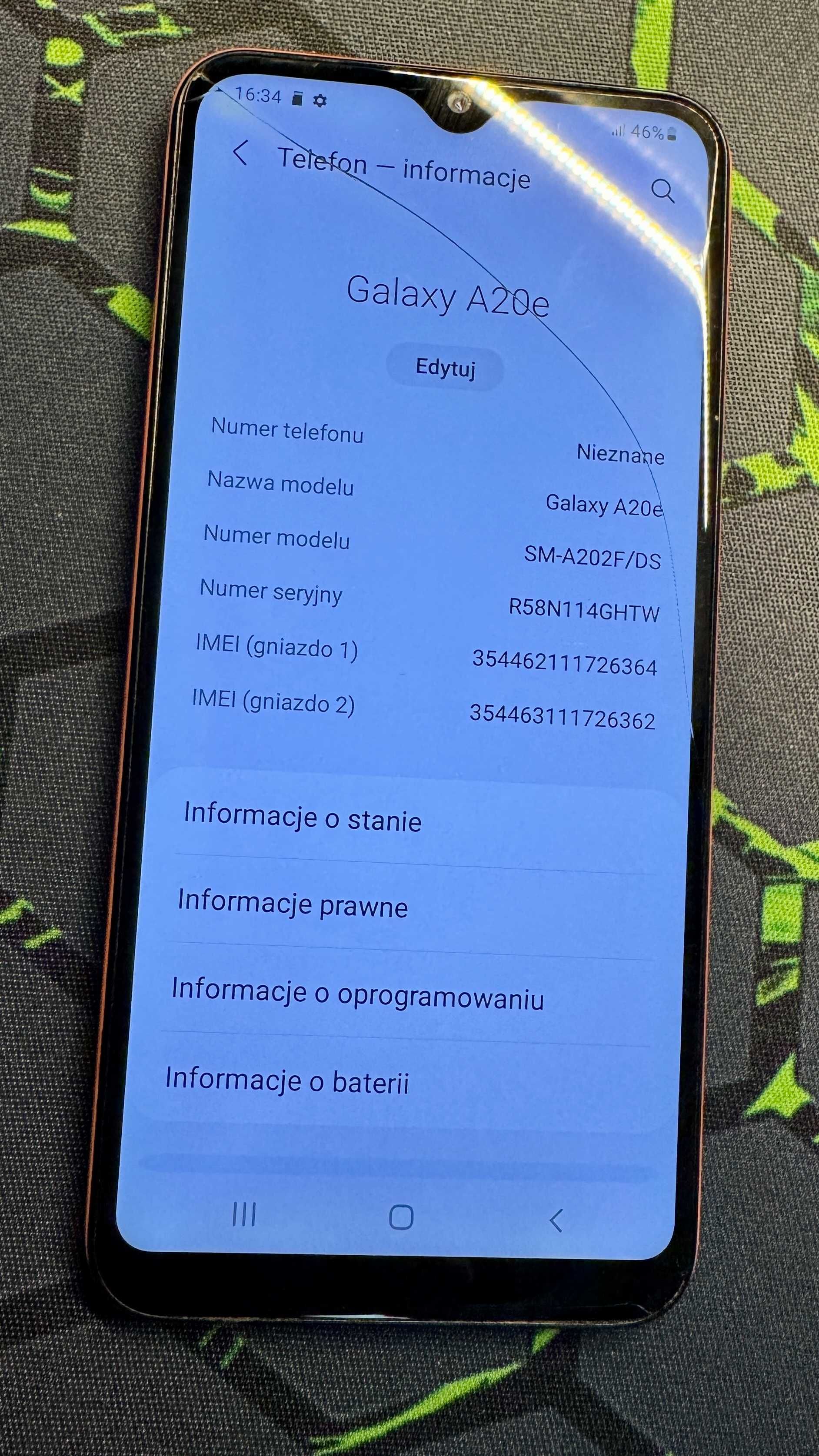 Samsung A20e z etui