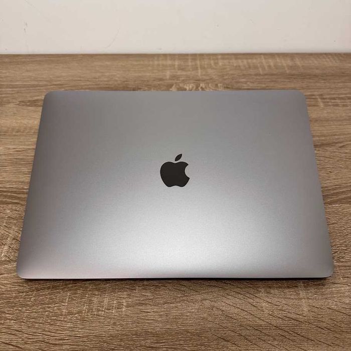 Apple MacBook Pro 2020  13" M1 / 8Gb / SSD 256Gb акб:87% (код: M0743)