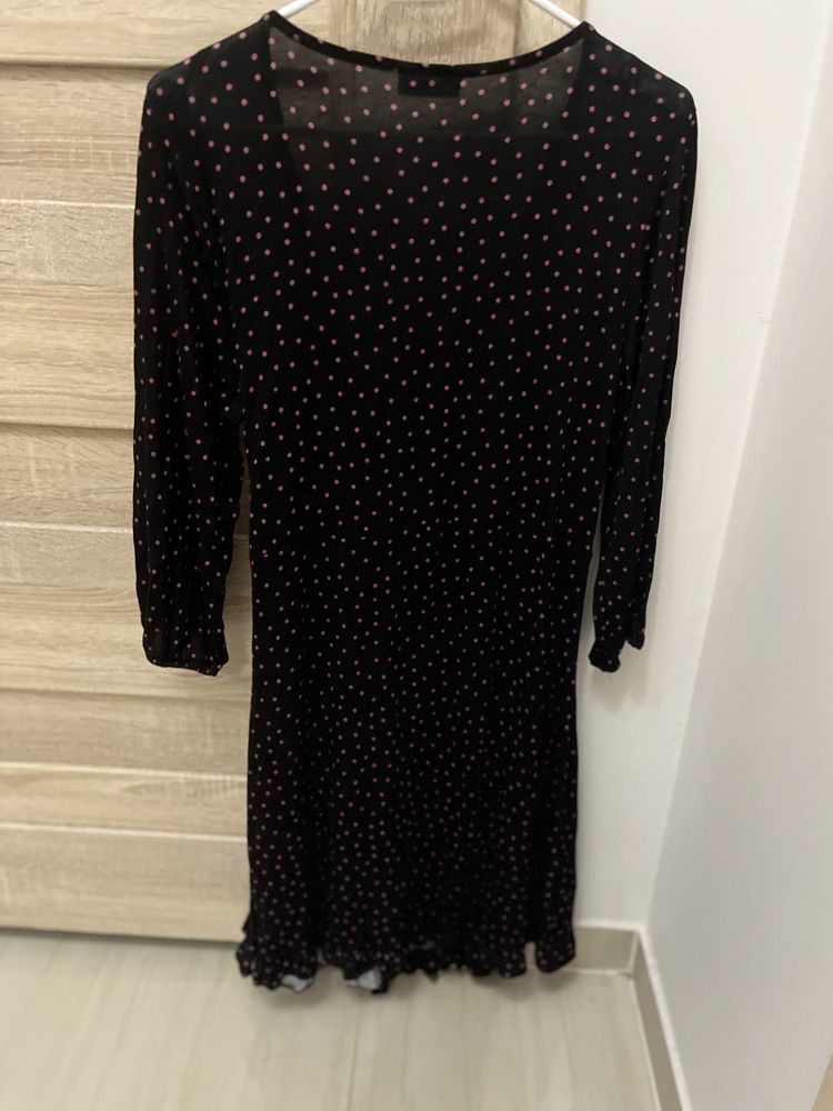 Elegancka czarna sukienka w kropeczki - Janina rozmiar 42