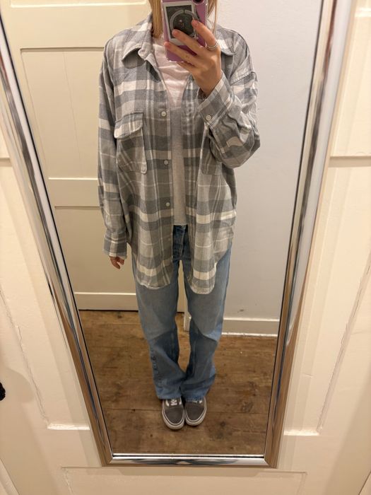 Camisa Oversized aos Quadrados Cinzentos – Toque Macio