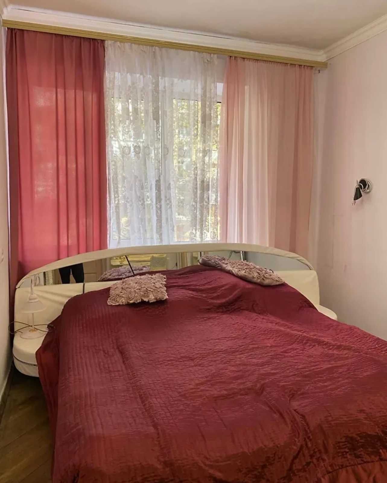 Продаж 2к квартири.м.Золоті Ворота.97000$.Торг.