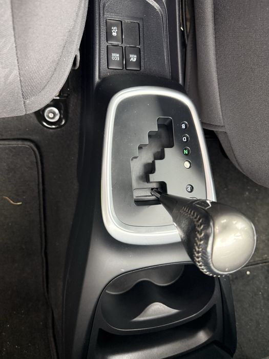 Toyota Yaris 1,5 HYBRID automat 5 drzwi niski przebieg serwisowana