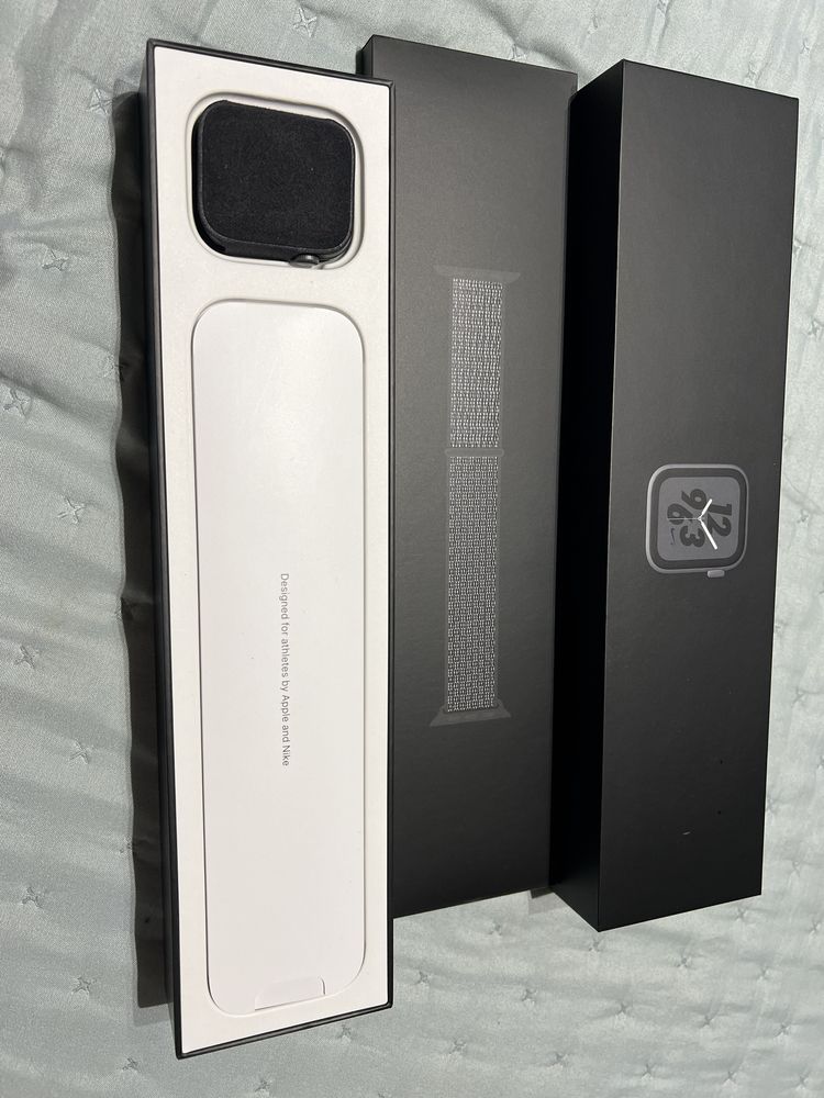 Apple watch 4 (44mm Nike )