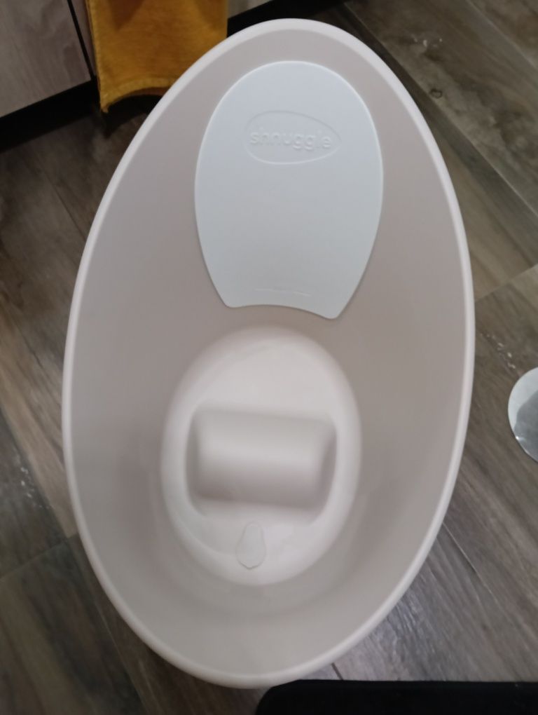 Banheira Shnuggle com suporte como nova